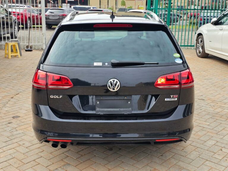 2016 Volkswagen Golf Variant R-Line 1.4T — photo 4