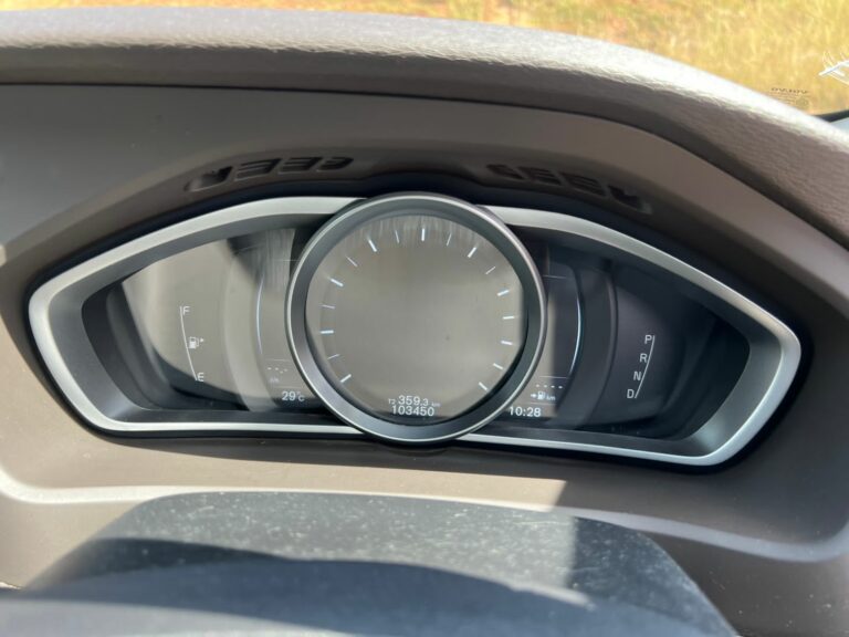 2016 Volvo V40 T5 AWD Cross-Country — photo 7