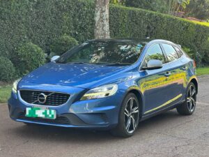 2017 Volvo V40 T5 R-Design — photo 3