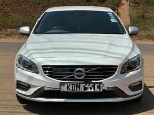 2016 Volvo V60 D4 R-Design — photo 2