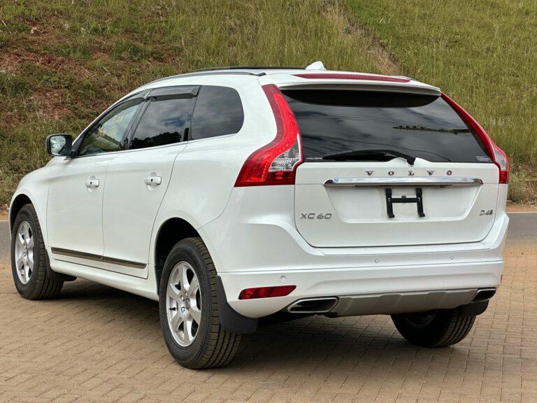 2016 Volvo XC60 D4 Classic 2WD — photo 4