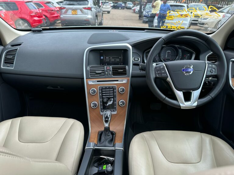2016 Volvo XC60 D4 Classic 2WD — photo 8