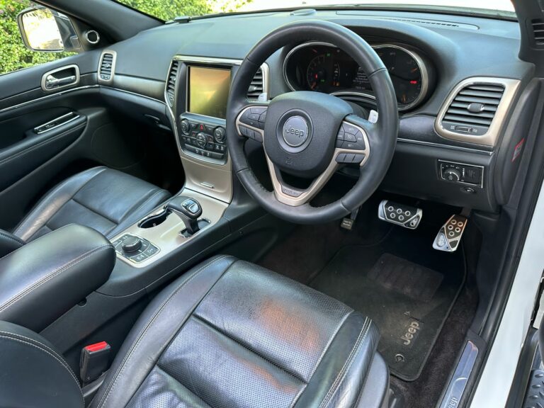 2017 Jeep Grand Cherokee Limited — photo 9