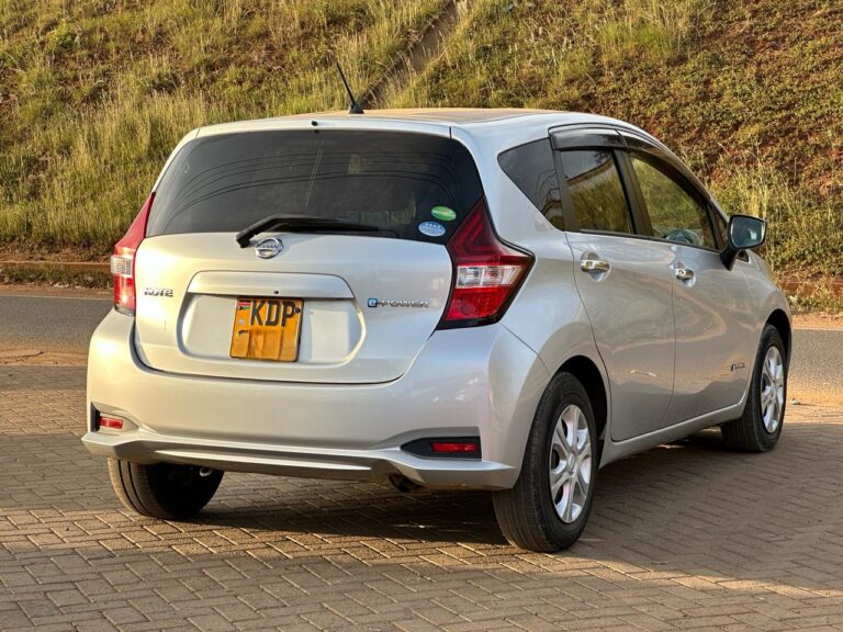 2017 Nissan Note e-Power 2WD — photo 6