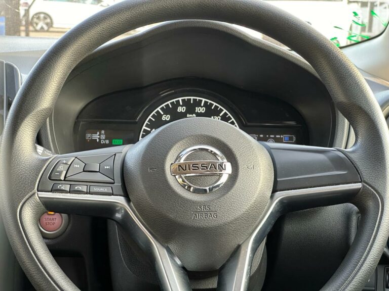2017 Nissan Note e-Power 2WD — photo 9
