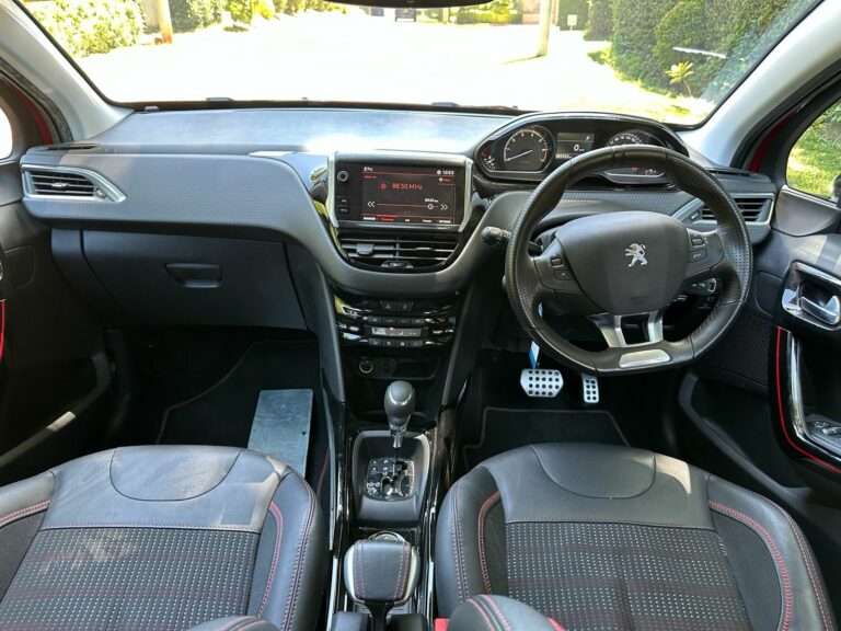 2017 Peugeot 2008 GT-Line — photo 6