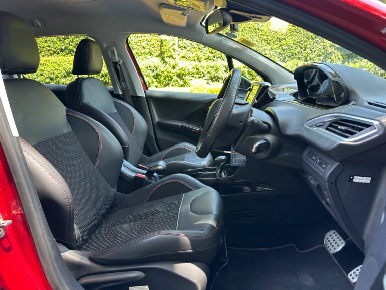 2017 Peugeot 2008 GT-Line — photo 8