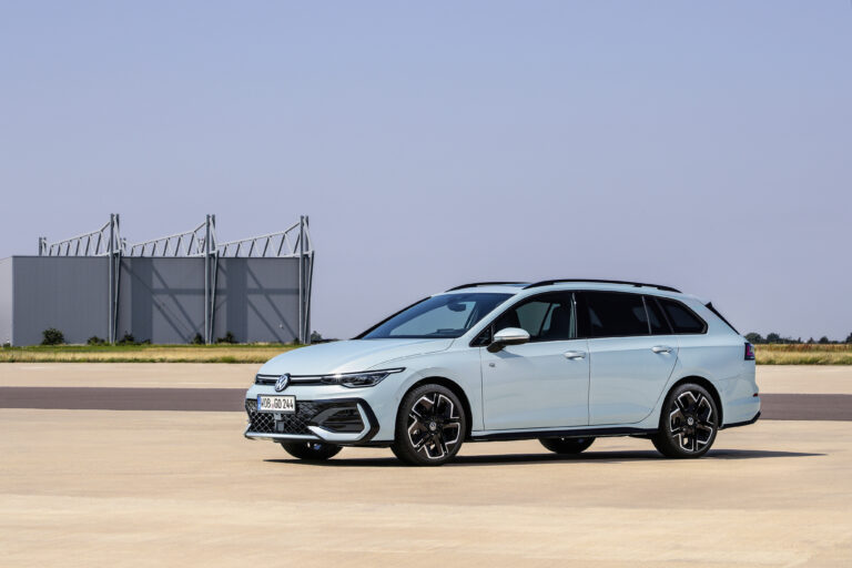 2024 Volkswagen Golf Variant — photo 7
