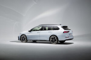 2024 Volkswagen Golf Variant — photo 2