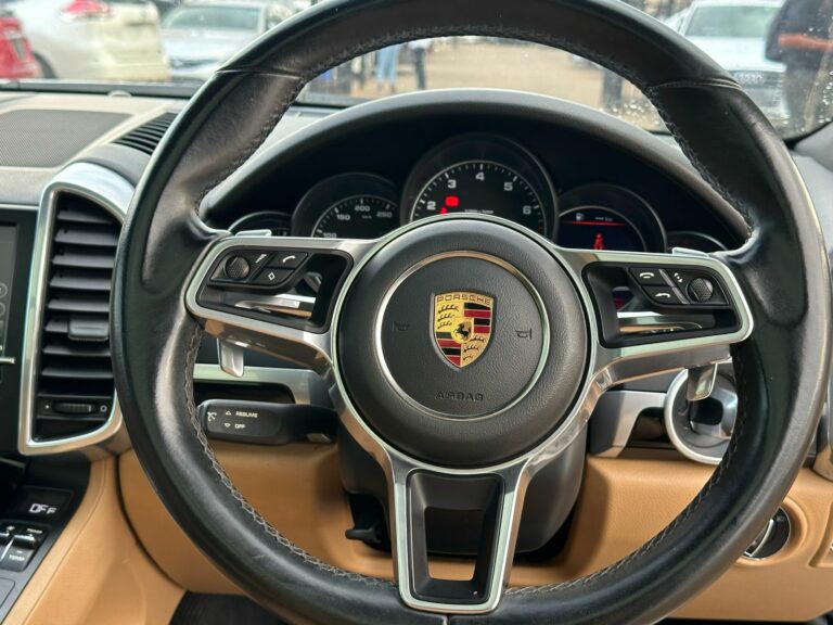 2015 Porsche Cayenne 3.6L V6 Platinum Edition — photo 9