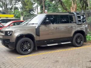 2021 Landrover Defender 110 HSE — photo 3