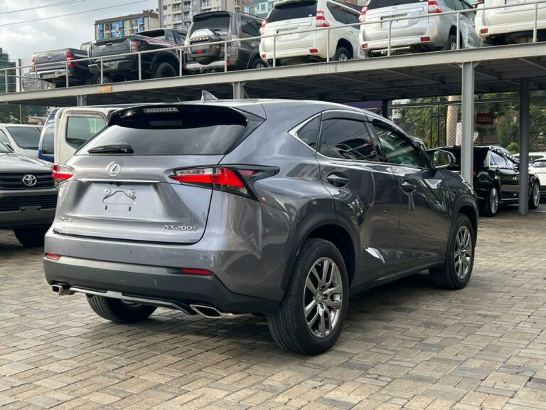 2016 Lexus NX 200t — photo 2