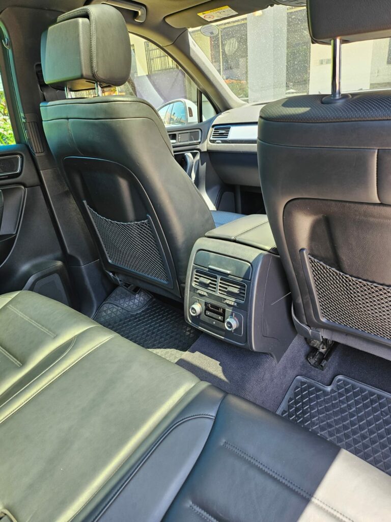 2016 Volkswagen Touareg R-Line — photo 6