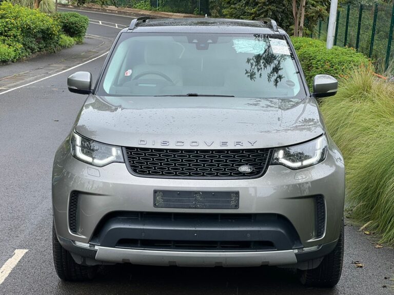 2017 Land Rover Discovery HSE Luxury — photo 2