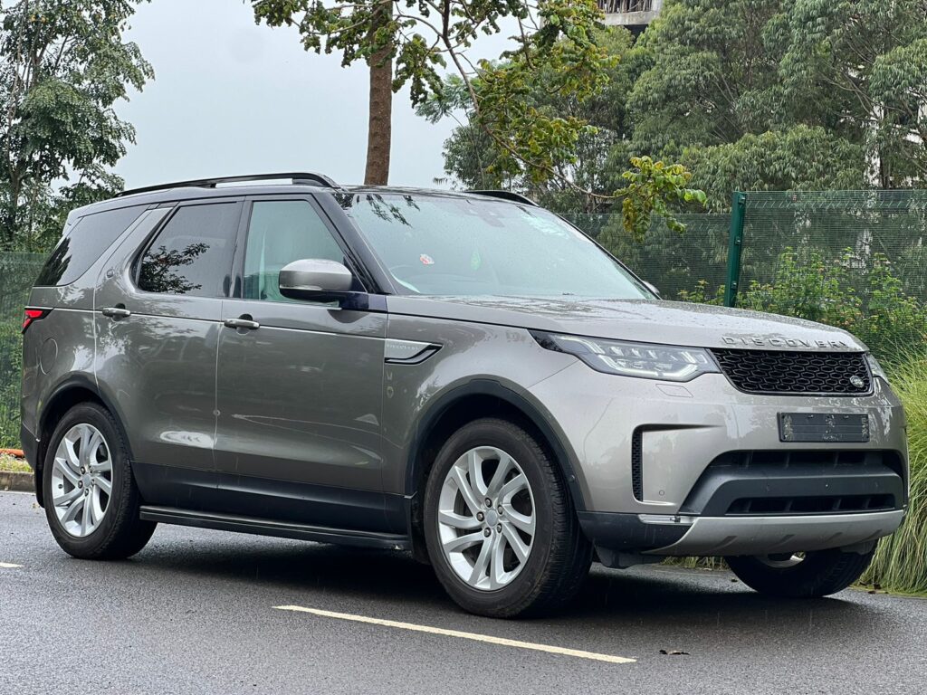 2017 Land Rover Discovery HSE TD6 Luxury