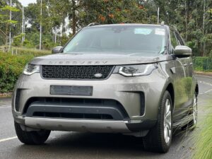 2017 Land Rover Discovery HSE Luxury — photo 3