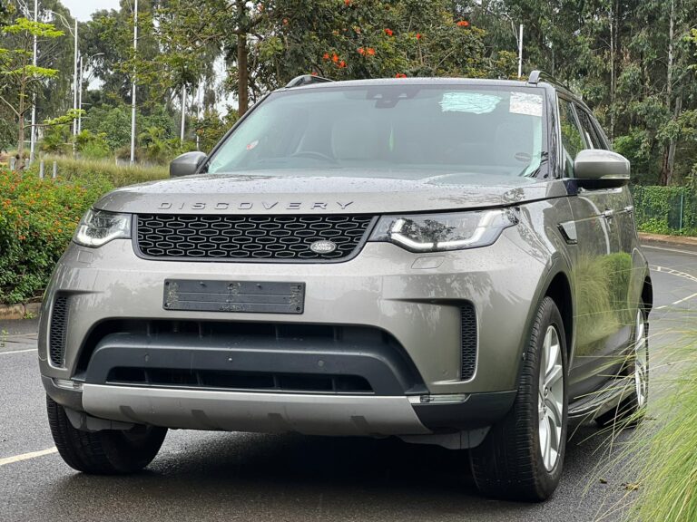 2017 Land Rover Discovery HSE Luxury — photo 3