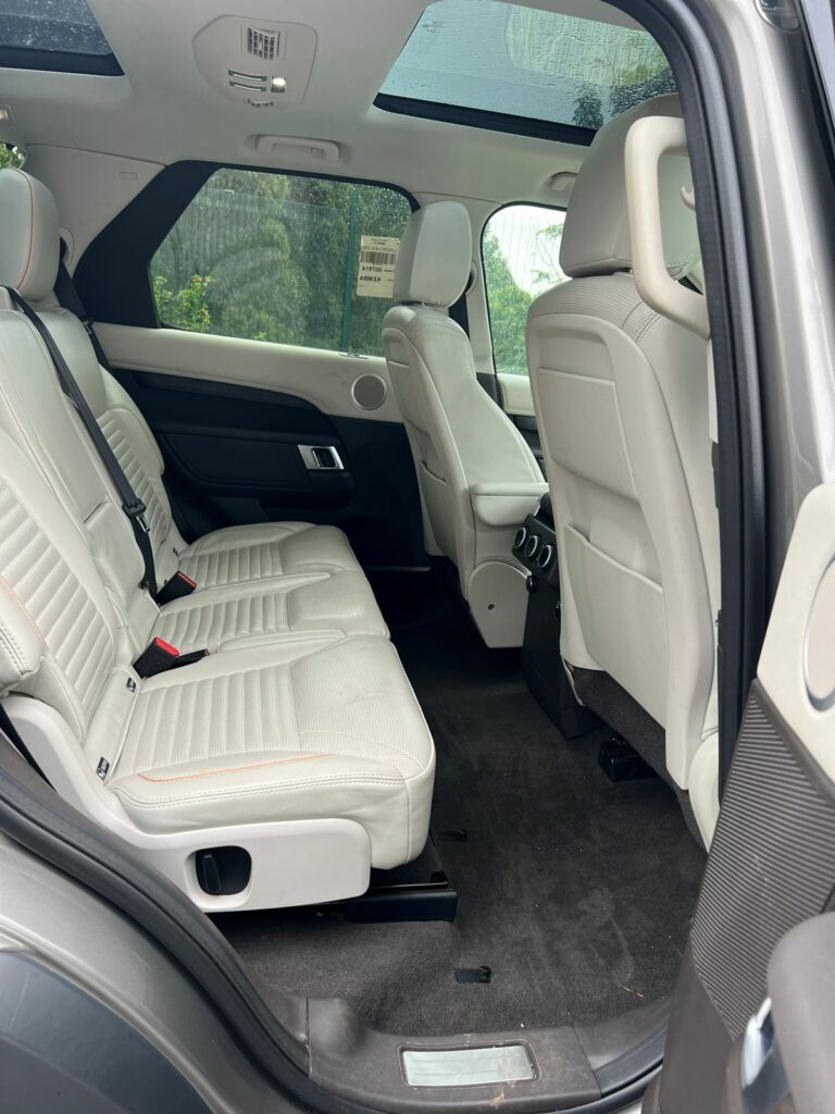 2017 Land Rover Discovery HSE Luxury — photo 7