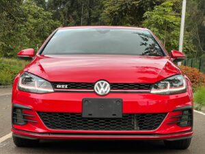 2017 Volkswagen Golf GTI — photo 2