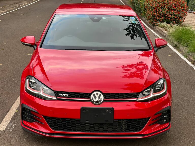 2017 Volkswagen Golf GTI — photo 4