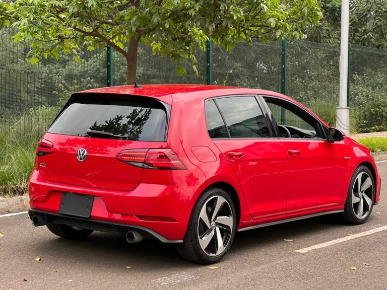 2017 Volkswagen Golf GTI — photo 7