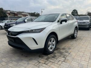 2020 Toyota Harrier — photo 3