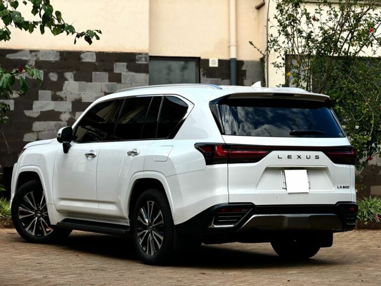 2022 Lexus LX 600 — photo 5