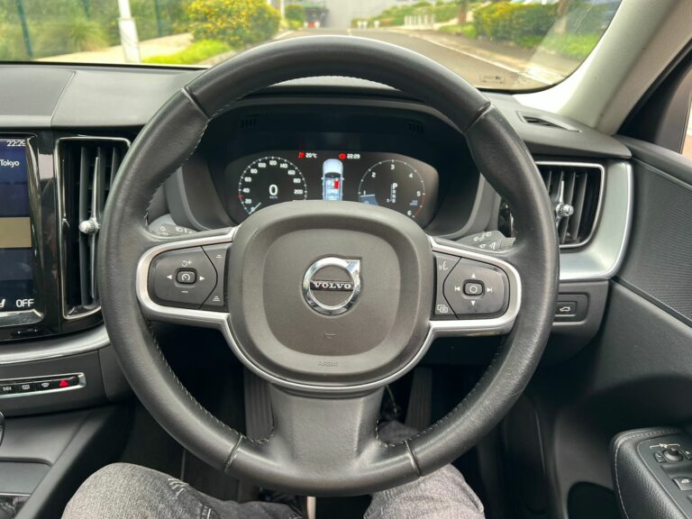 2018 Volvo XC60 D4 — photo 9