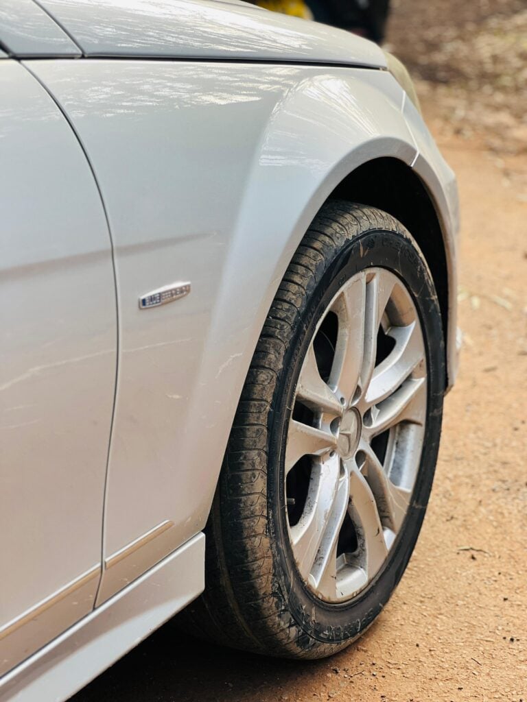 2012 Mercedes Benz C200 — photo 3