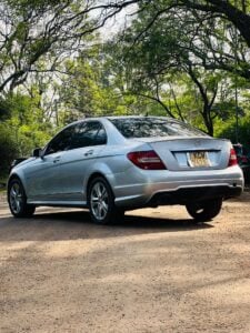 2012 Mercedes Benz C200 — photo 2