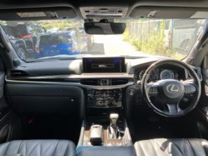 2019 Lexus LX570 — photo 2