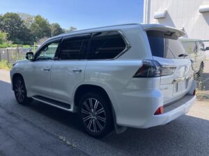 2019 Lexus LX570 — photo 3