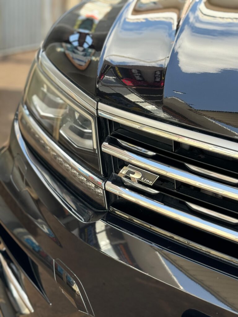 2017 Volkswagen Tiguan R-Line — photo 4