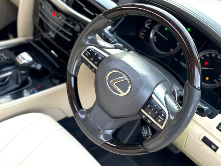 2017 Lexus LX450d — photo 9