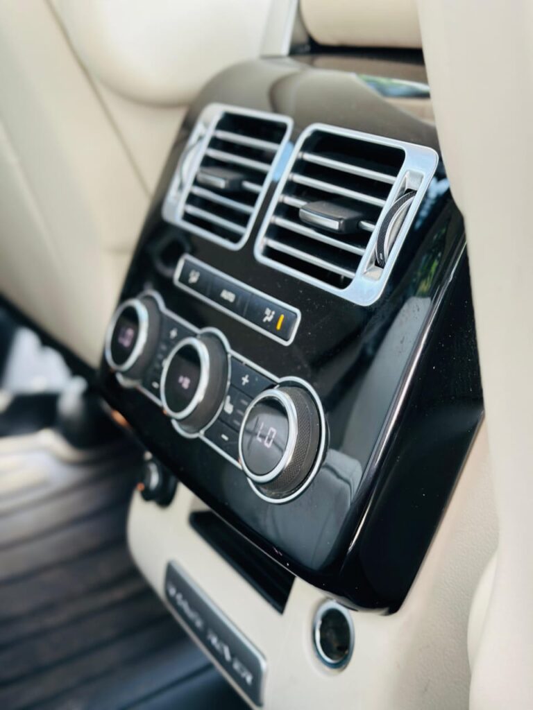 2015 Range Rover Vogue — photo 9