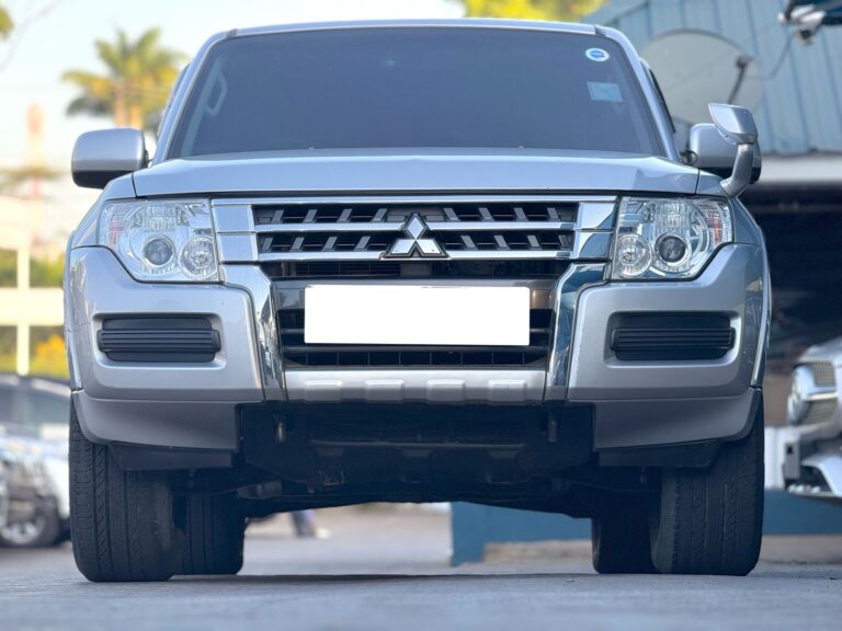 2016 Mitsubishi Pajero — photo 3