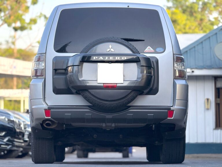 2016 Mitsubishi Pajero — photo 4