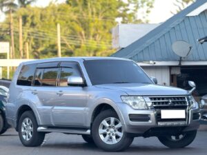 2016 Mitsubishi Pajero — photo 1