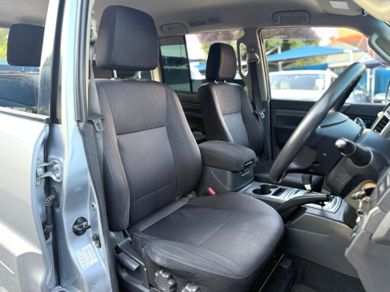 2016 Mitsubishi Pajero — photo 9
