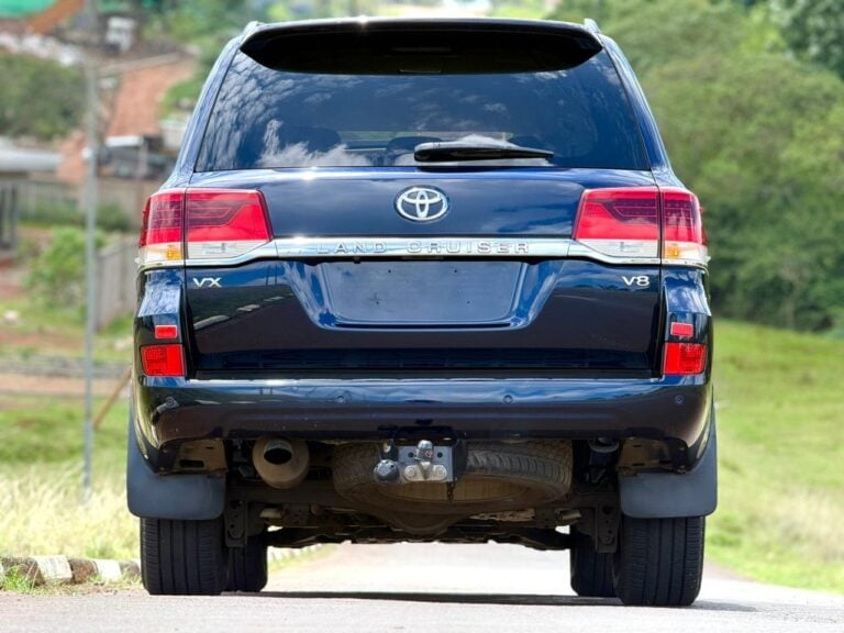 2017 Toyota LandCruiser VX — photo 2