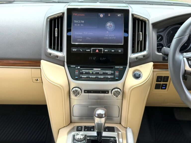 2017 Toyota LandCruiser VX — photo 9