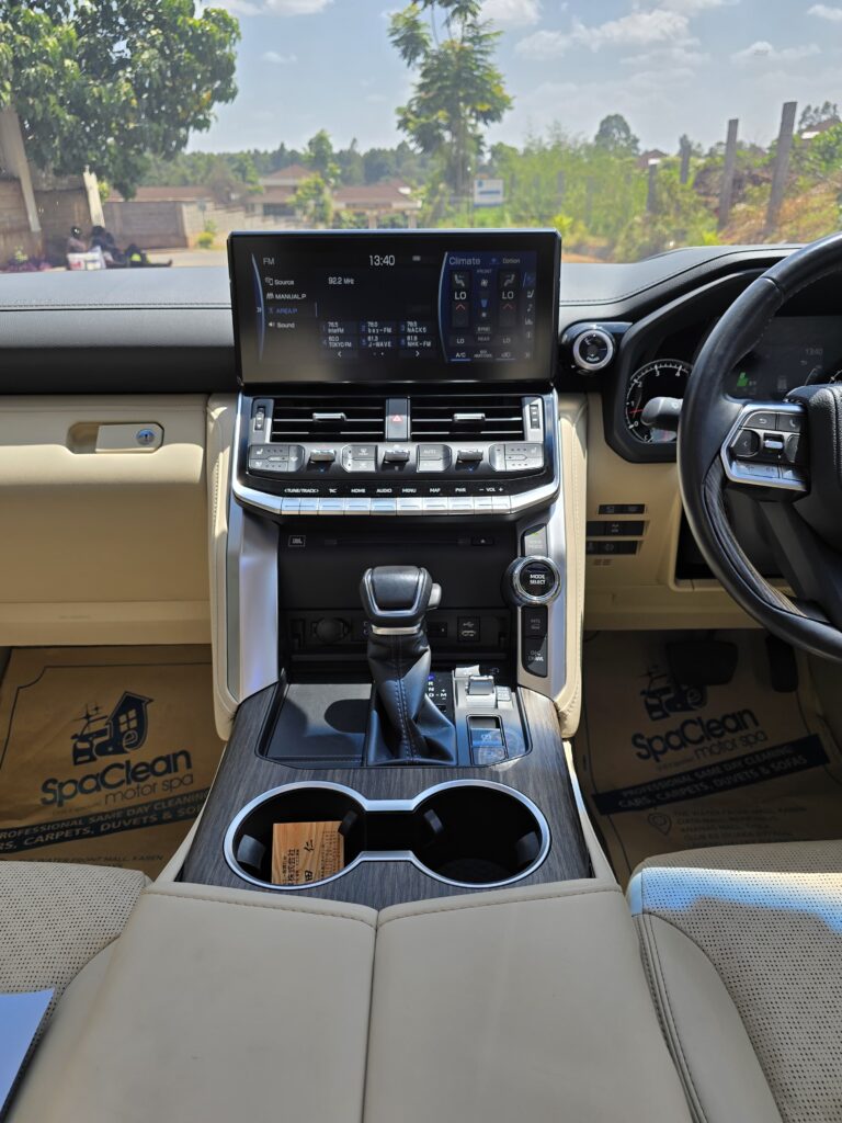 2023 Toyota Landcruiser ZX — photo 7
