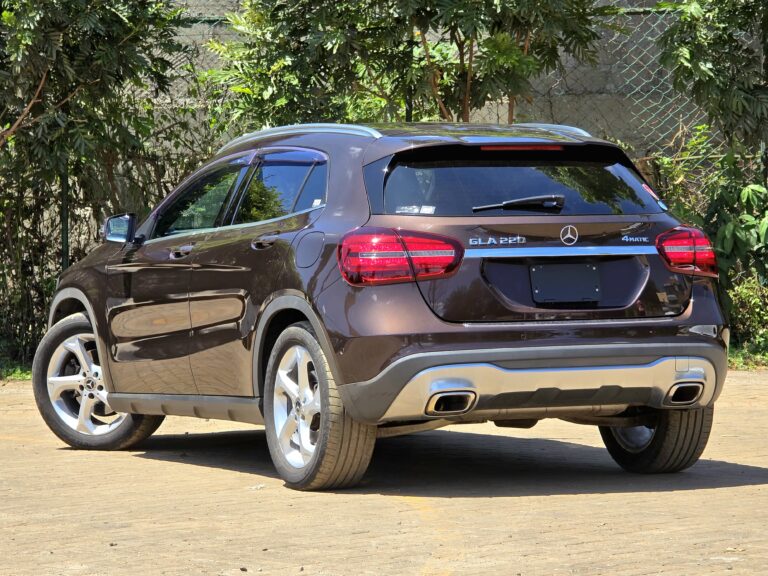 2017 Mercedes Benz GLA220 — photo 5