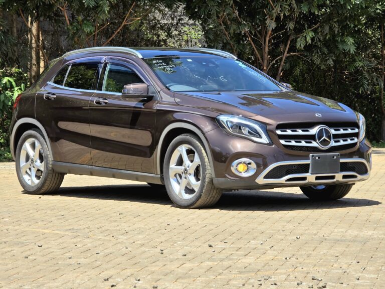 2017 Mercedes Benz GLA220 — photo 9