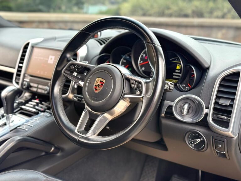 2018 Porsche Cayenne Platinum — photo 9