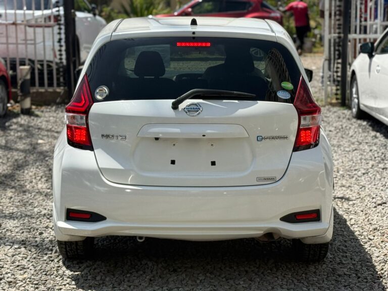 2017 Nissan Note E-Power — photo 5