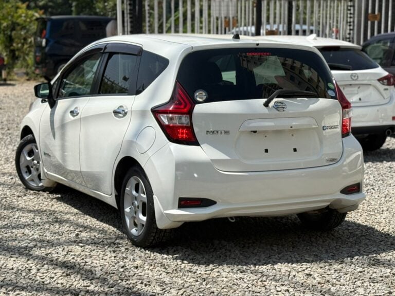 2017 Nissan Note E-Power — photo 4
