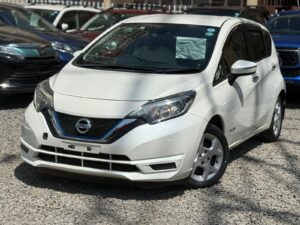 2017 Nissan Note E-Power — photo 2
