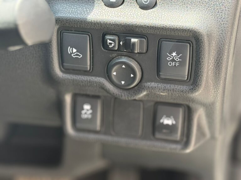 2017 Nissan Note E-Power — photo 8