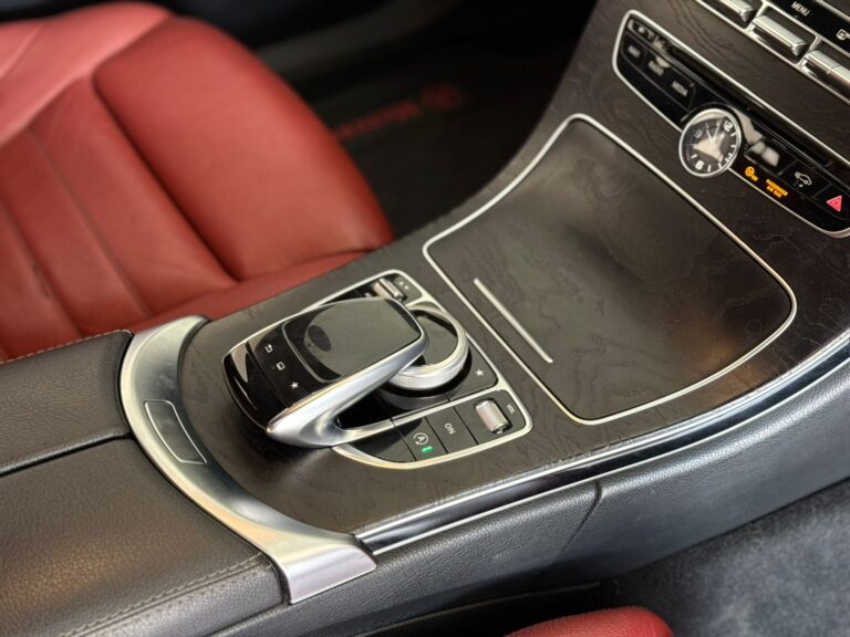 2016 Mercedes Benz C200 — photo 7